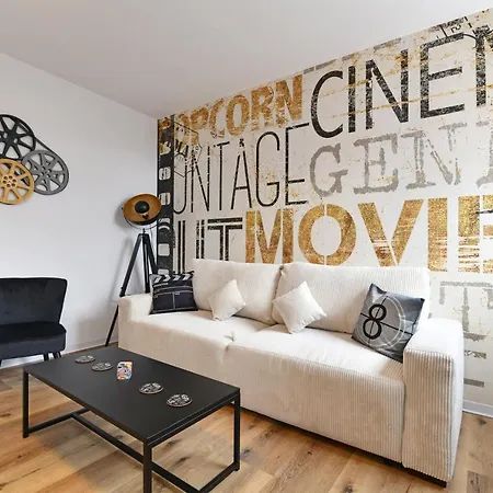 Le Cineaste - Hypercentre - Arrivee Autonome *